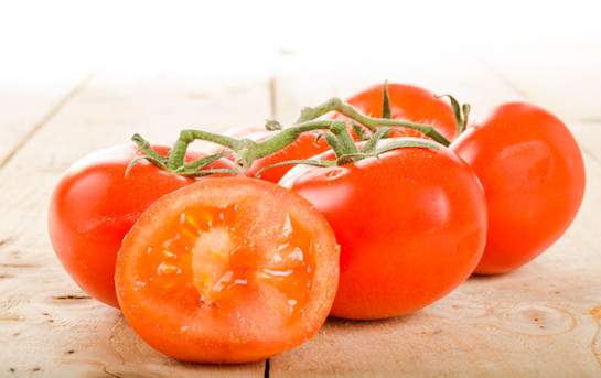 Tomatoes on the vine (Swiss)