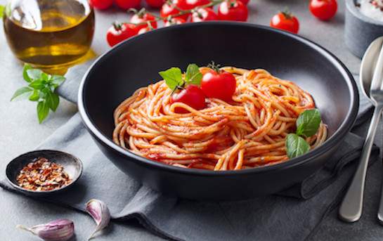 Tagliatelles fraîches & sauce tomates Pour 2 personnes