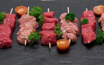 Platter of 6 plain skewers for the BBQ (chicken & beef) for 2-3 people